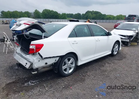 2014 Toyota Camry Se z USA, uszkodzony, nr VIN 4T1BF1FK9EU789539